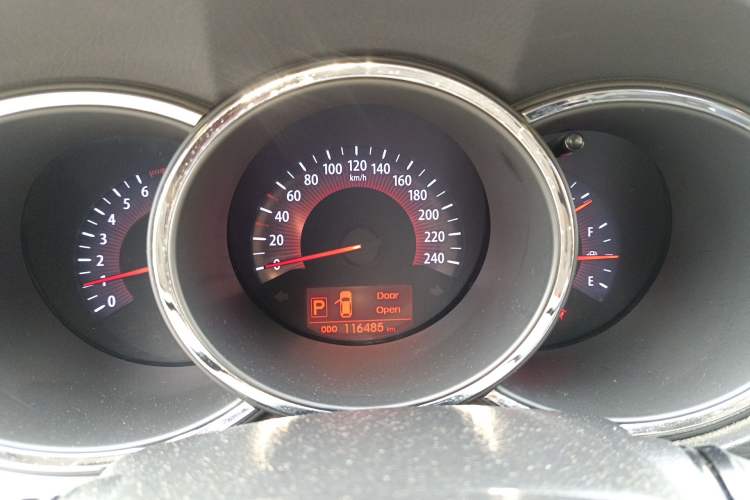 Used Kia Sorento 2012 2.4L Gasoline Luxury Edition