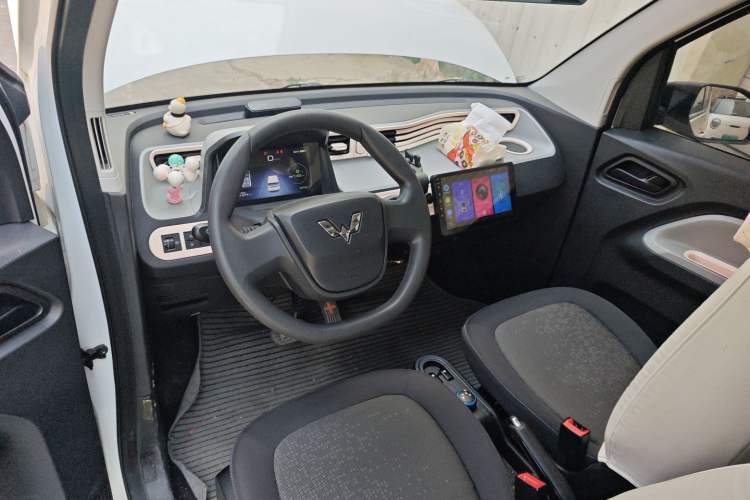Used Wuling Hongguang MINIEV 2020 Enjoy Edition Lithium-Ion Battery Center Console
