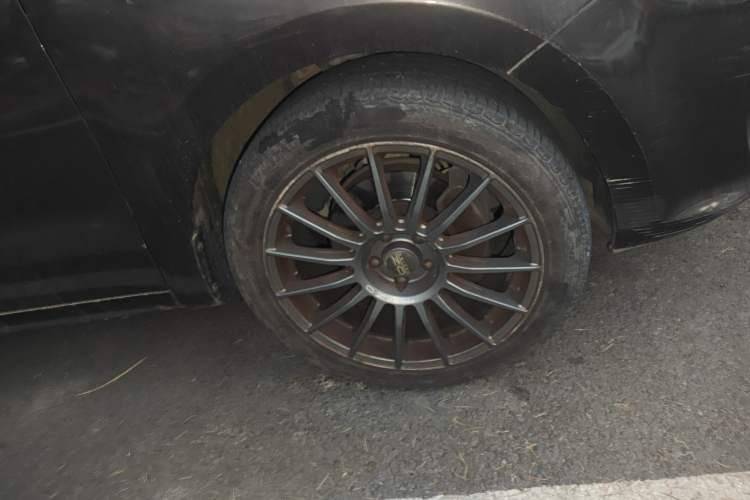 Used Volkswagen Sharan 2016 380TSI Comfort Edition 7-Seater Right Front Wheel Hub