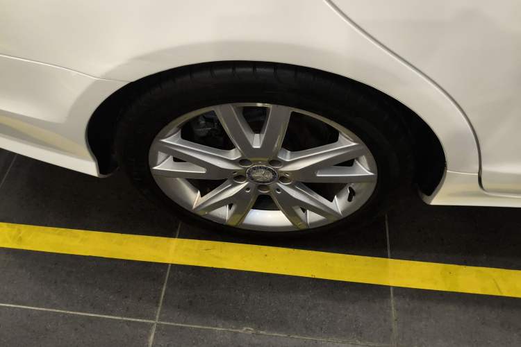 Used Mercedes-Benz CLS 2012 CLS 300 CGI Right Rear Wheel Hub