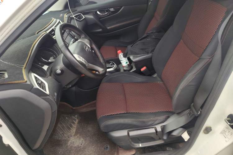 Used Nissan Qashqai 2016 2.0L CVT Elite Edition Left Front Seat