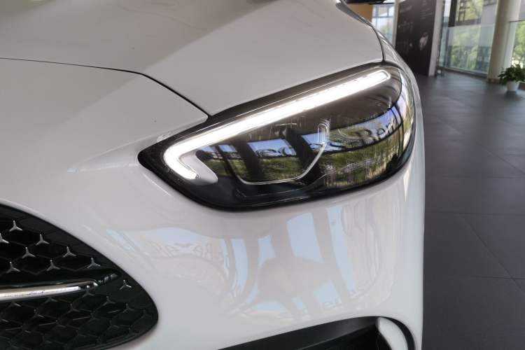 Used Mercedes-Benz C-Class 2024 Facelifted C-Class 260 L Night Edition Sports Version Left Front Headlight