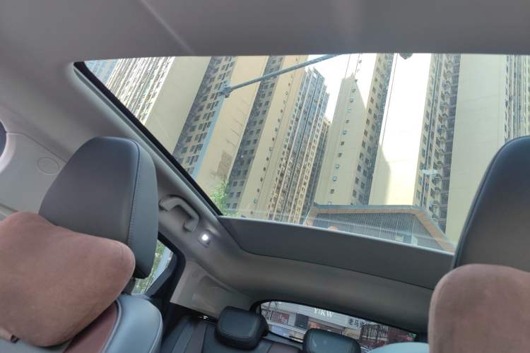 Used Wey VV5 2021 1.5T Two-Wheel Drive Color Pioneer