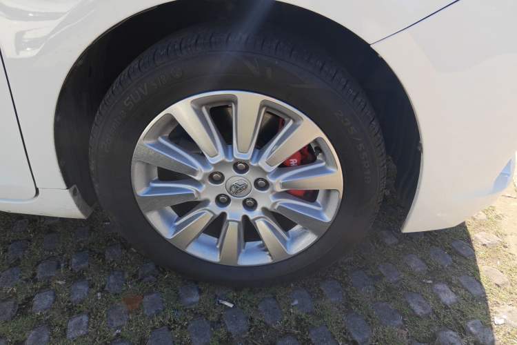 Used Toyota SIENNA 2011 3.5L 4x4 Automatic
