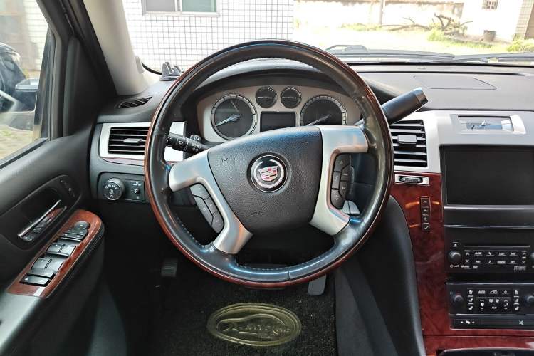 Used Cadillac Escalade 2010 6.0 Hybrid
