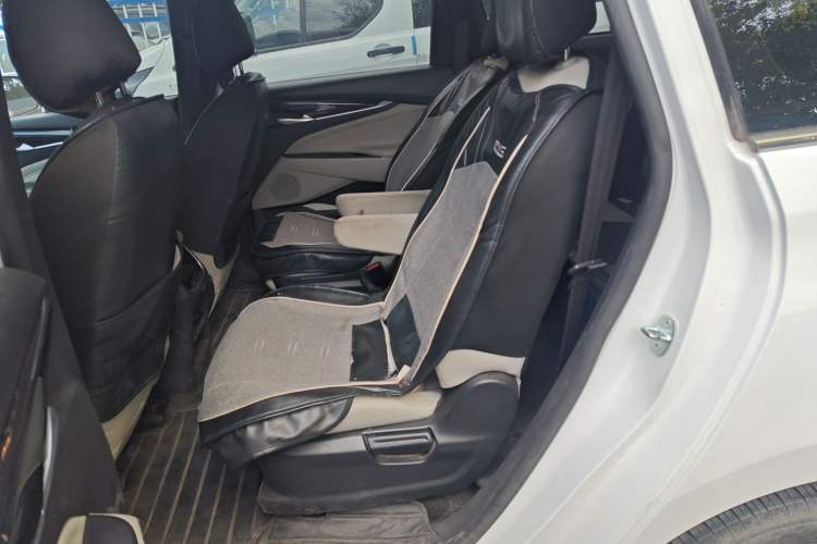 Used SAIC MAXUS G50 2022 1.5T Automatic Comfort Touring A Left Rear Seat