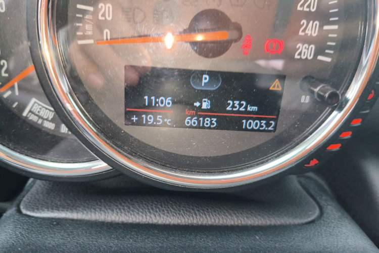 Used MINI 2014 1.2T ONE+ Odometer Close Up