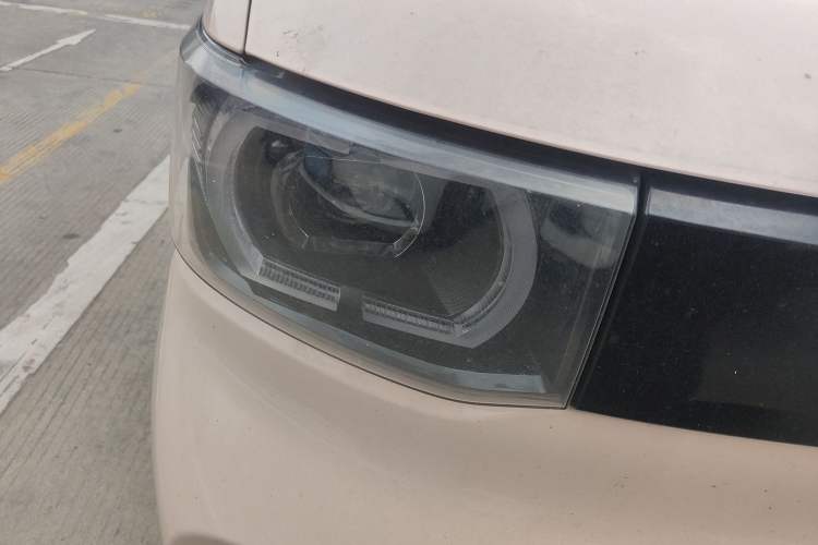 Used Wuling Hongguang MINIEV 2022 Macaron Premium Model – Lithium Iron Phosphate Right Front Headlight