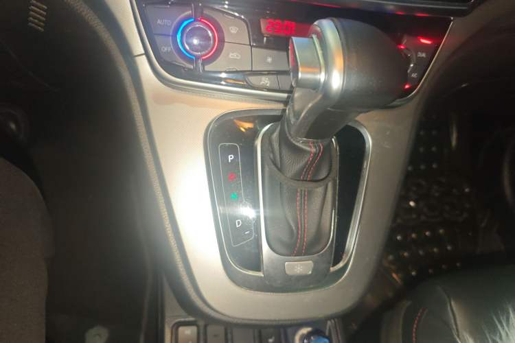 Used Haval H6 2015 Sport Edition 1.5T Automatic Two-Wheel Drive Luxury Model
