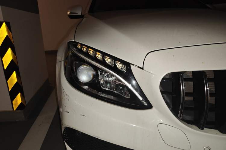 Used Mercedes-Benz C-Class 2015 C 200 L Sport Edition Right Front Headlight