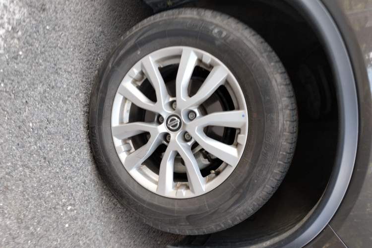 Used Nissan X-Trail 2023 Classic 2.0L Two-Wheel Drive Smart Connect Premium Edition
