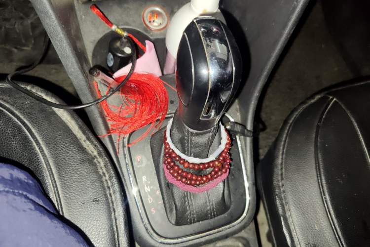 Used Volkswagen Polo 2014 1.6L Automatic Comfort Edition Gear Lever