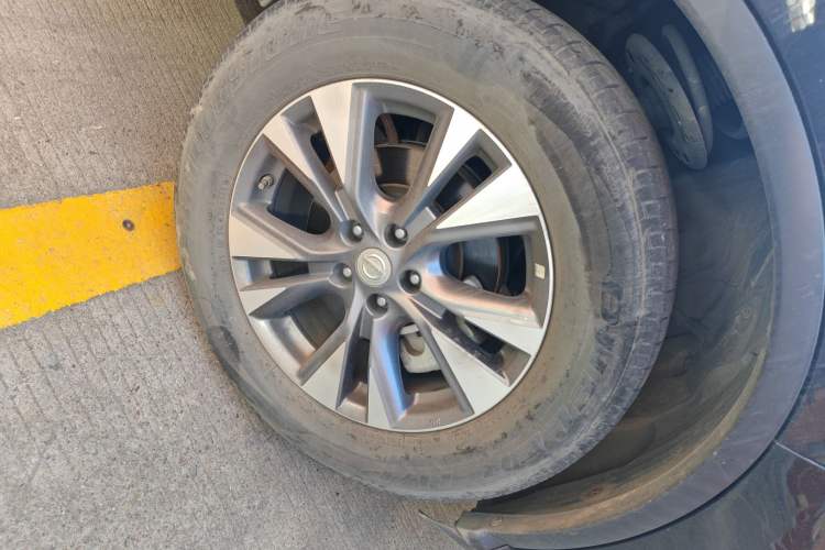 Used Nissan Murano 2019 2.5L XE Two-Wheel Drive Elite Version China V Standard Right Front Wheel Hub