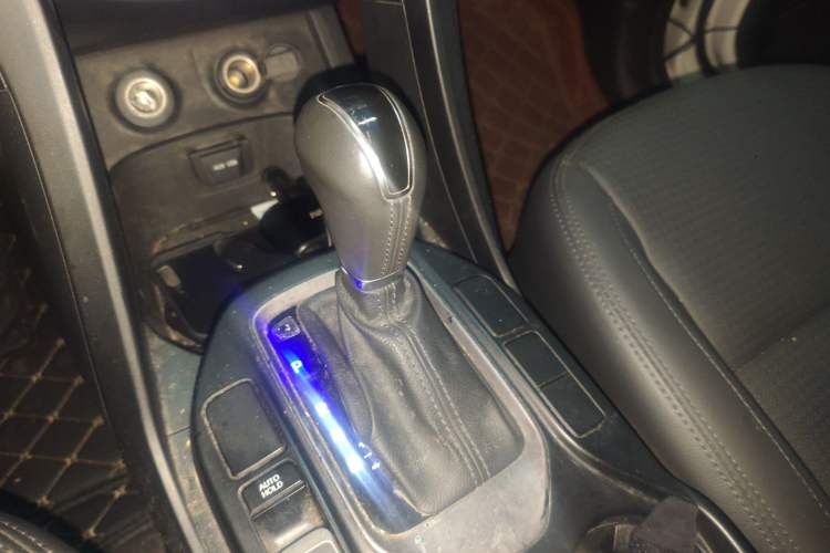 Used Hyundai Santa Fe 2013 2.4L Automatic Two-Wheel Drive Smart Version
