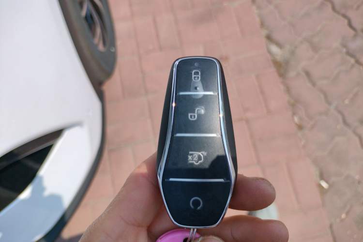 Used BYD Song Pro New Energy 2025 2nd Generation Intelligent Driving Version DM-i 75KM Leading Edition Vehicle Key