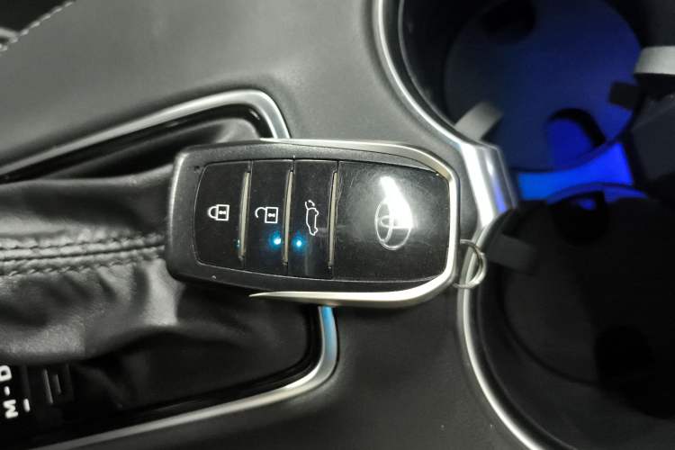 Used Toyota Venza 2023 2.0L CVT Two-Wheel Drive Prestige Version