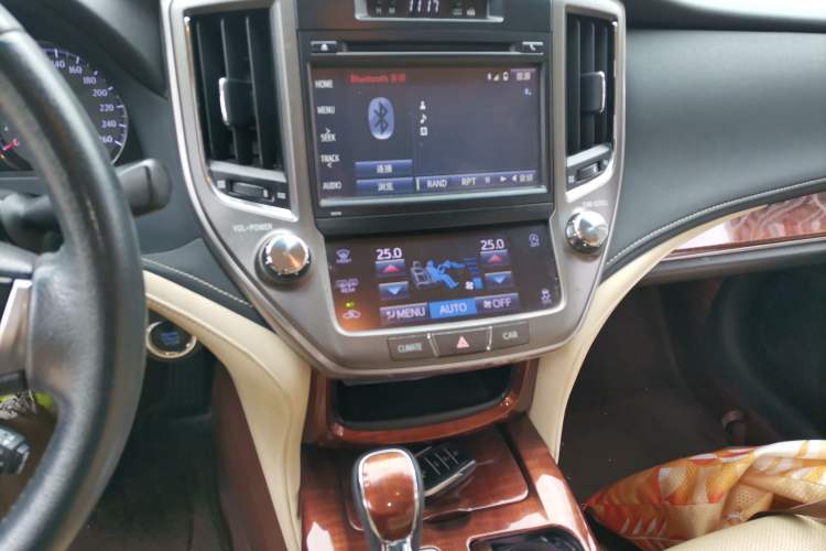 Used Toyota Crown 2017 2.0T Sport Edition Audio And AC Panel