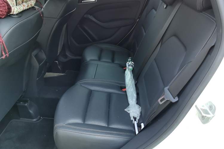Used Mercedes-Benz B-Class 2012 B 200 Left Rear Seat