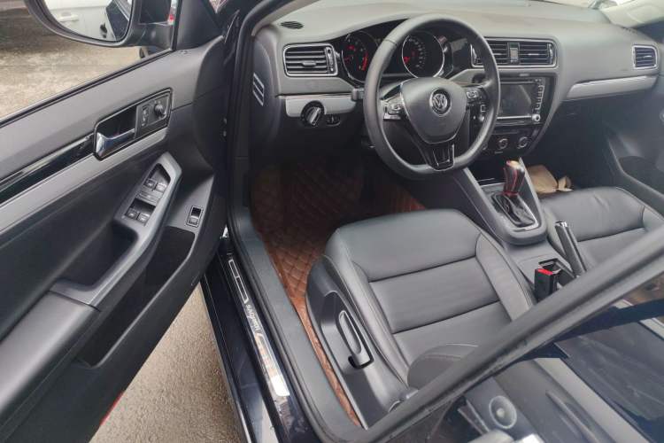 Used Volkswagen Sagitar 2017 1.6L Automatic Comfort Model Driver Seat