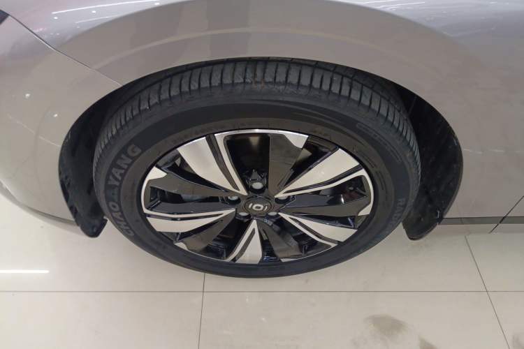 Used CHANGAN NEVO A07 2025 Blue Whale Range-Extending Model 140 Elite Version Left Front Wheel Hub