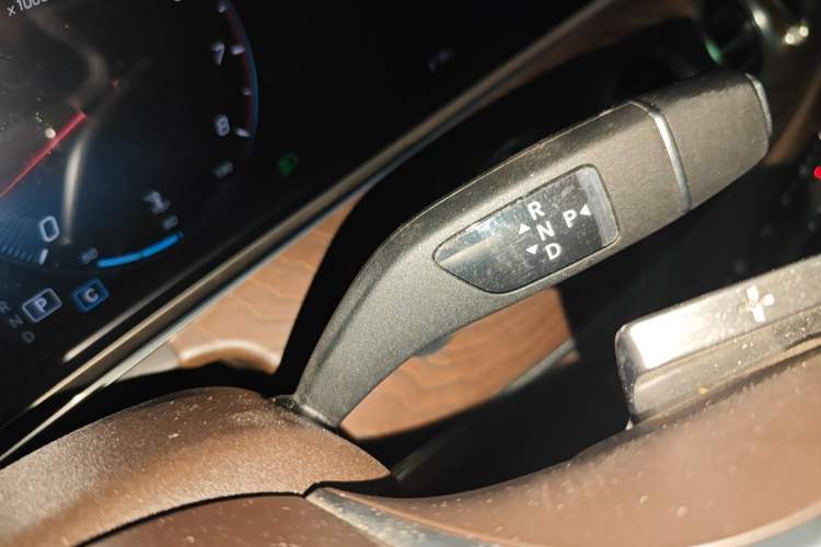 Used Mercedes-Benz E-Class 2021 E 300 L Stylish Model Gear Lever