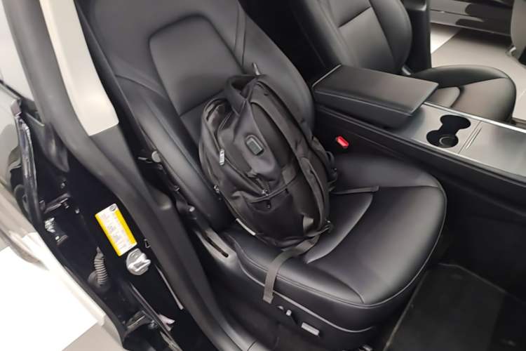 Used Tesla Model Y 2021 Long-Range All-Wheel-Drive Version
