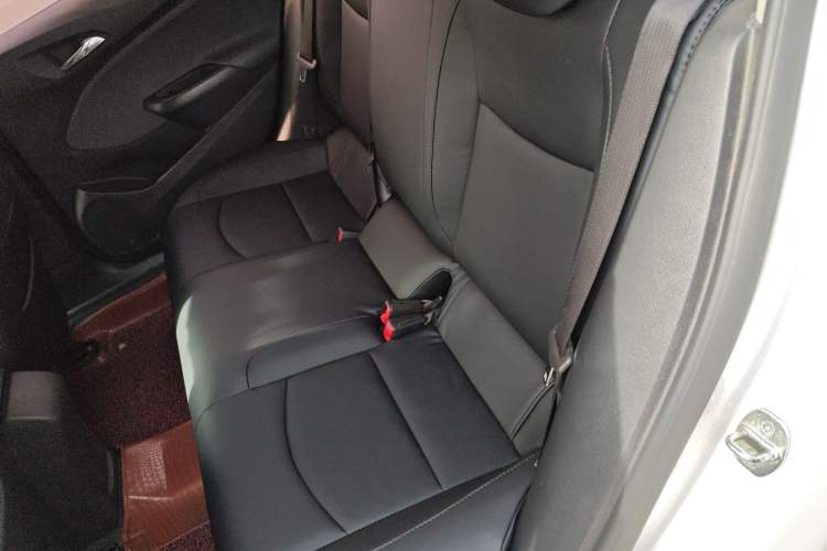 Used Chevrolet Cruze 2017 1.5L Automatic Pioneer Sunroof Edition
