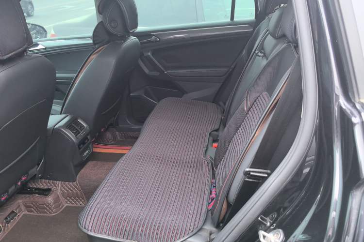 Used Volkswagen Tiguan L 2021 330TSI Automatic Two-Wheel Drive R-Line Enhanced Edition Left Rear Seat