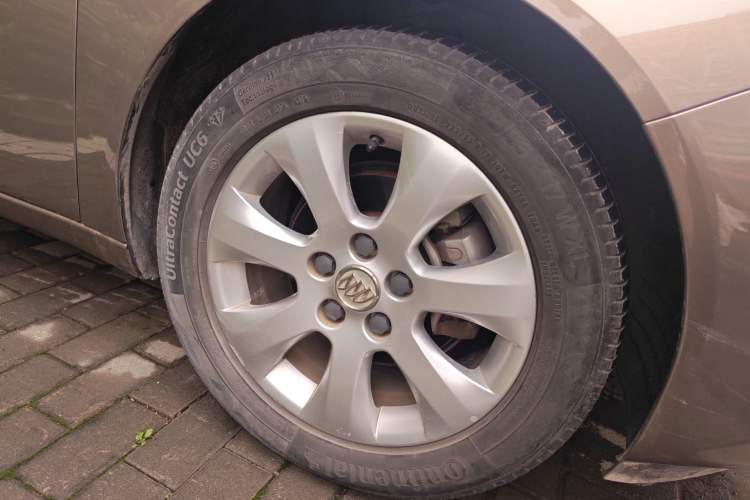 Used Buick Regal 2015 2.0L Leading Fashion Edition Right Front Wheel Hub