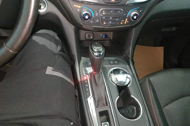 Used Chevrolet Equinox 2017 550T Automatic All-Wheel-Drive Huanjie Edition Gear Lever