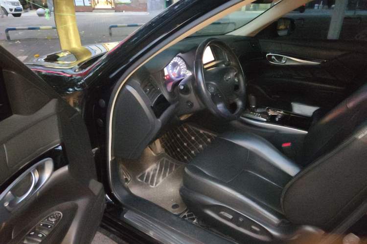 Used Infiniti Q70 2017 Q70L 2.5L Elite Edition Driver Seat