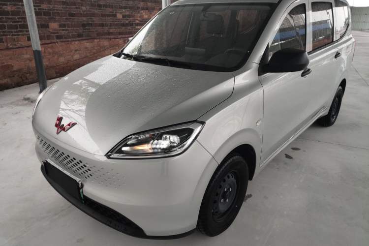 Used Wuling Hongguang New Energy 2025 Extended-Range Hybrid 50 km Standard Version