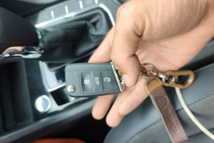 Used Volkswagen Tiguan L 2019 Updated Version 330TSI Automatic Two-Wheel Drive Panoramic Comfort Edition China VI Standard