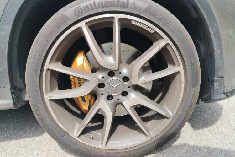 Used Mercedes-Benz GLC AMG 2017 AMG GLC 43 4MATIC Right Front Wheel Hub