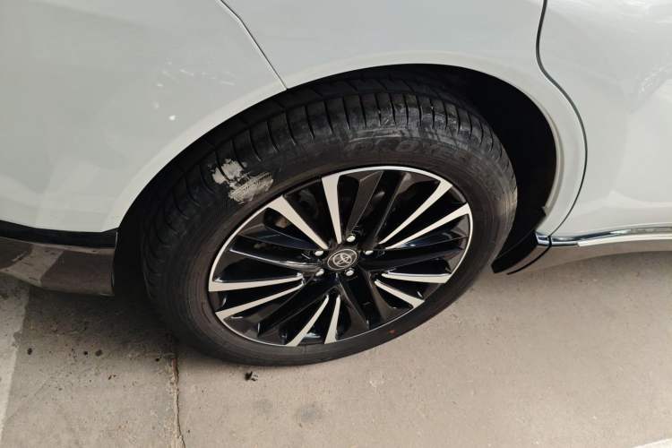 Used Toyota Venza 2023 2.0L CVT Two-Wheel Drive Prestige Version Exterior 8