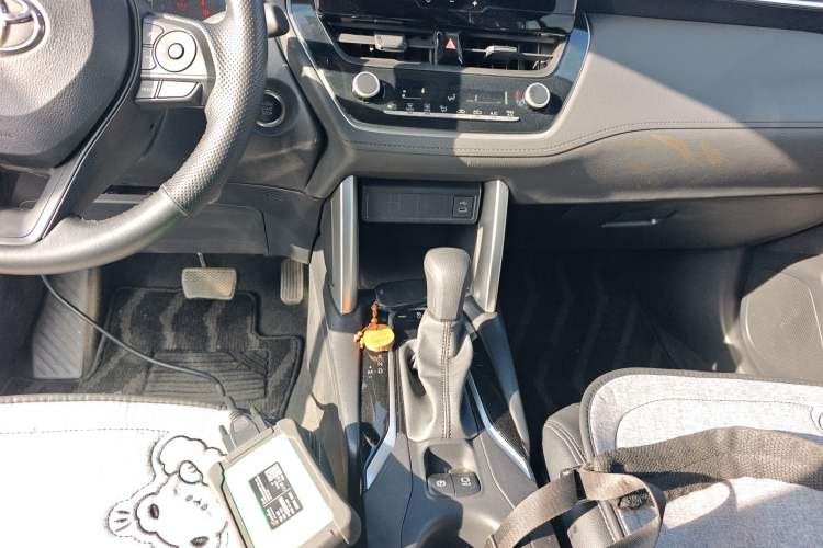 Used Toyota Corolla Cross 2023 2.0L Elite Edition Gear Lever