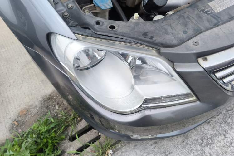 Used Volkswagen Bora 2012 1.6L Automatic Fashion Edition Right Front Headlight