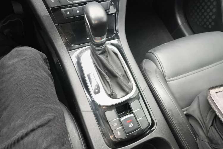 Used MG GS 2015 1.5TGI TST Luxury Edition Gear Lever