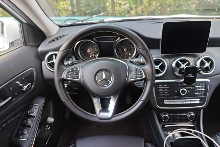 Used Mercedes-Benz GLA 2017 GLA 200 Fashion Model Steering Wheel