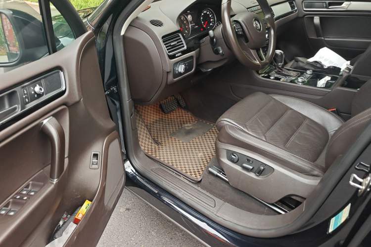 Used Volkswagen Touareg 2018 3.0 TSI Glory Collection Edition Driver Seat