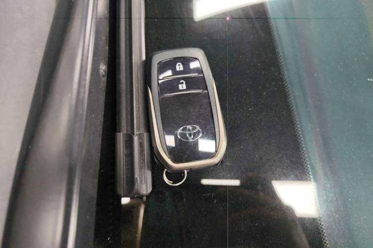 Used Toyota Highlander 2018 2.0T Four-Wheel Drive Luxury Version 7 Seats China VI Standard
