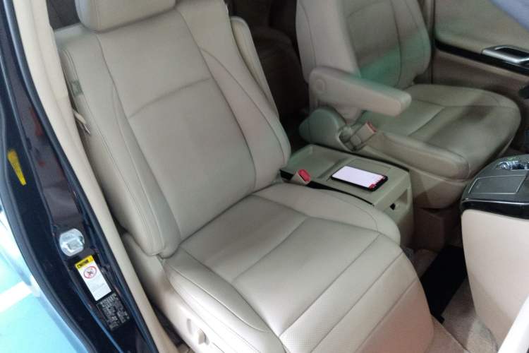 Used Toyota Alphard 2012 3.5L Luxury Edition
