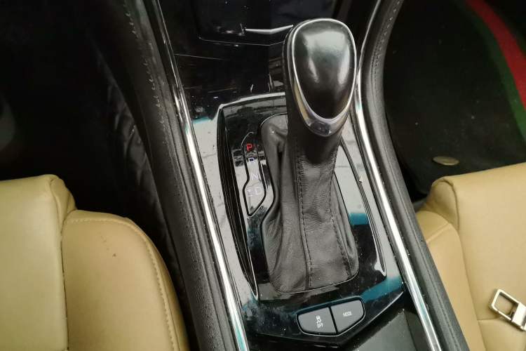 Used Cadillac ATS 2014 28T Comfort Version Gear Lever