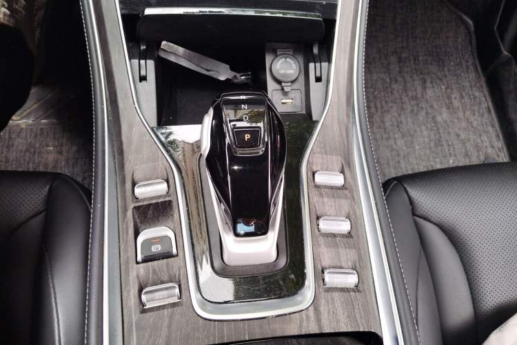 Used Landian E5 2024 Honor Edition 100KM Comfort Model 7 Seats