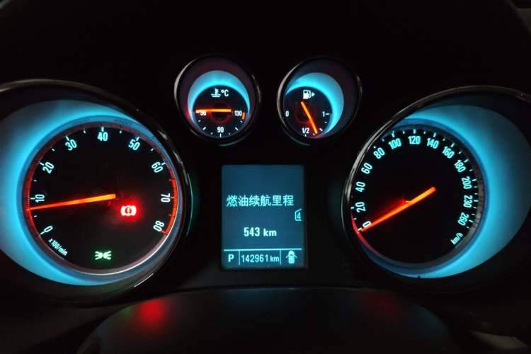 Used Buick Regal 2015 2.0L Leading Fashion Edition Instrument Cluster