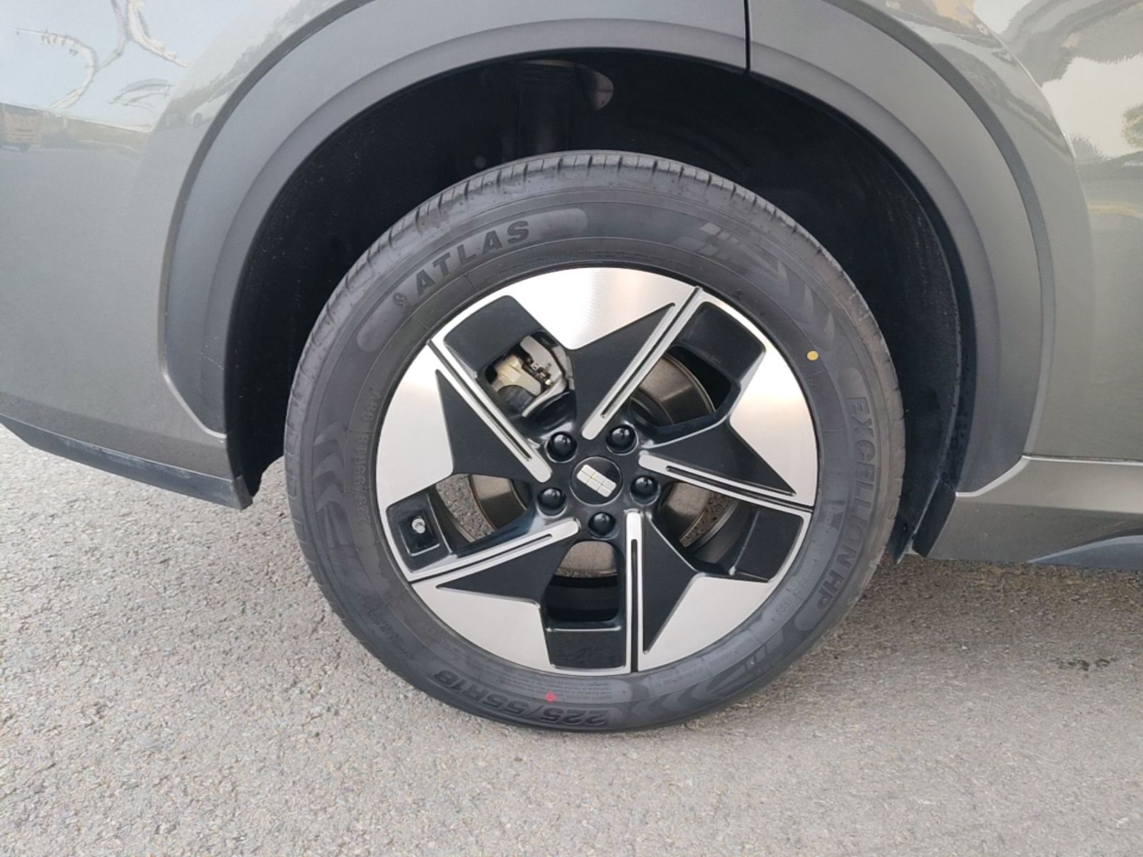 Geely Galaxy E5 2026 Model 610km Exploration+ Edition — снимка 11