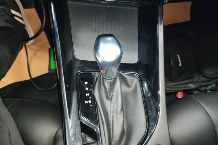 Used Roewe i5 2021 1.5L CVT Black Gold Edition
