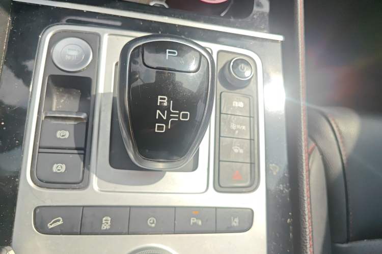 Used BYD Tang New Energy 2018 DM 2.0T All-Wheel Drive Smart Connectivity Luxury Model 7 Seats China V Emission Standard