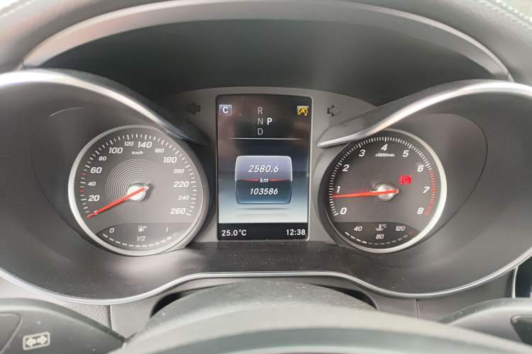 Used Mercedes-Benz GLC 2017 GLC 260 4MATIC Luxury Model