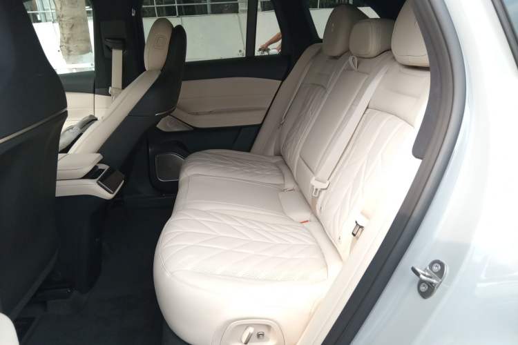 Used Nio ES6 2025 75 kWh Left Rear Seat